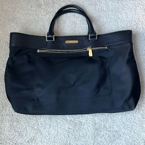 Michael Kors oversized black zip crossbody shoulder bag with place for laptop